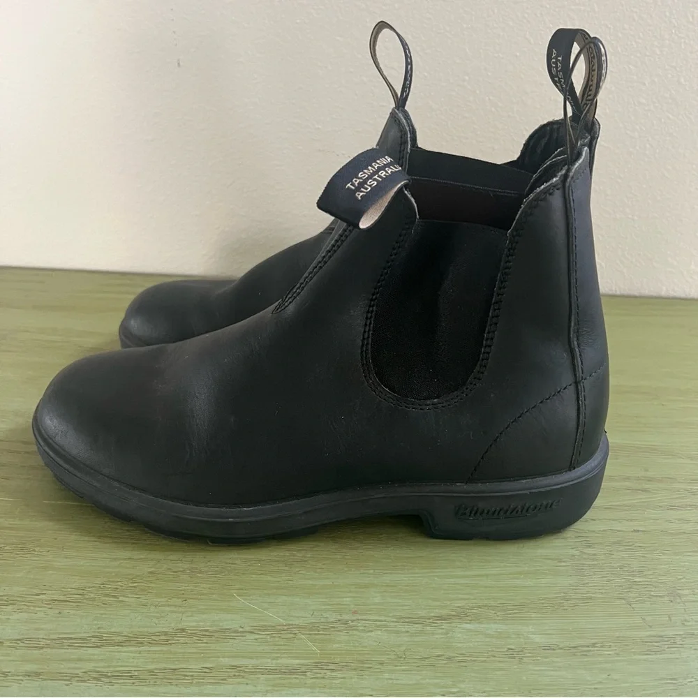 Blundstone Black  Chelsea Boots NWOT SZ 8 - Picture 3 of 6